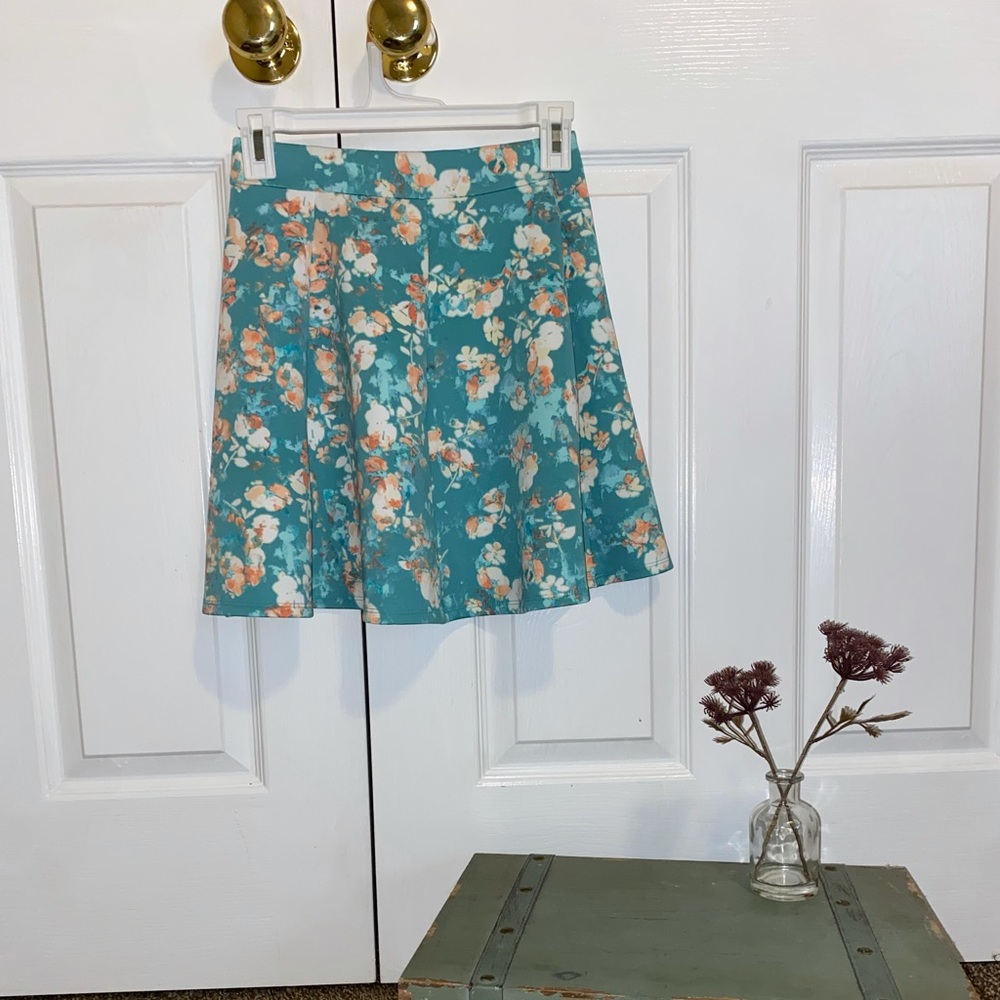 XS Decree two piece skirt set.